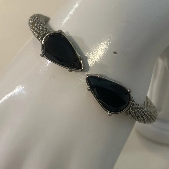 Vintage Silver Tone Woven Mesh Bypass Cuff Bracelet | Black Teardrop Stones - Picture 3 of 8